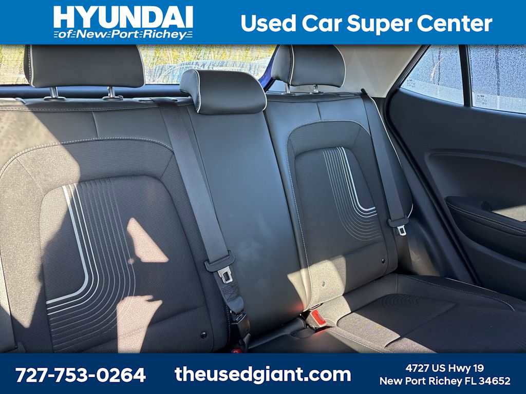 Used 2023 Hyundai Venue Limited image 8