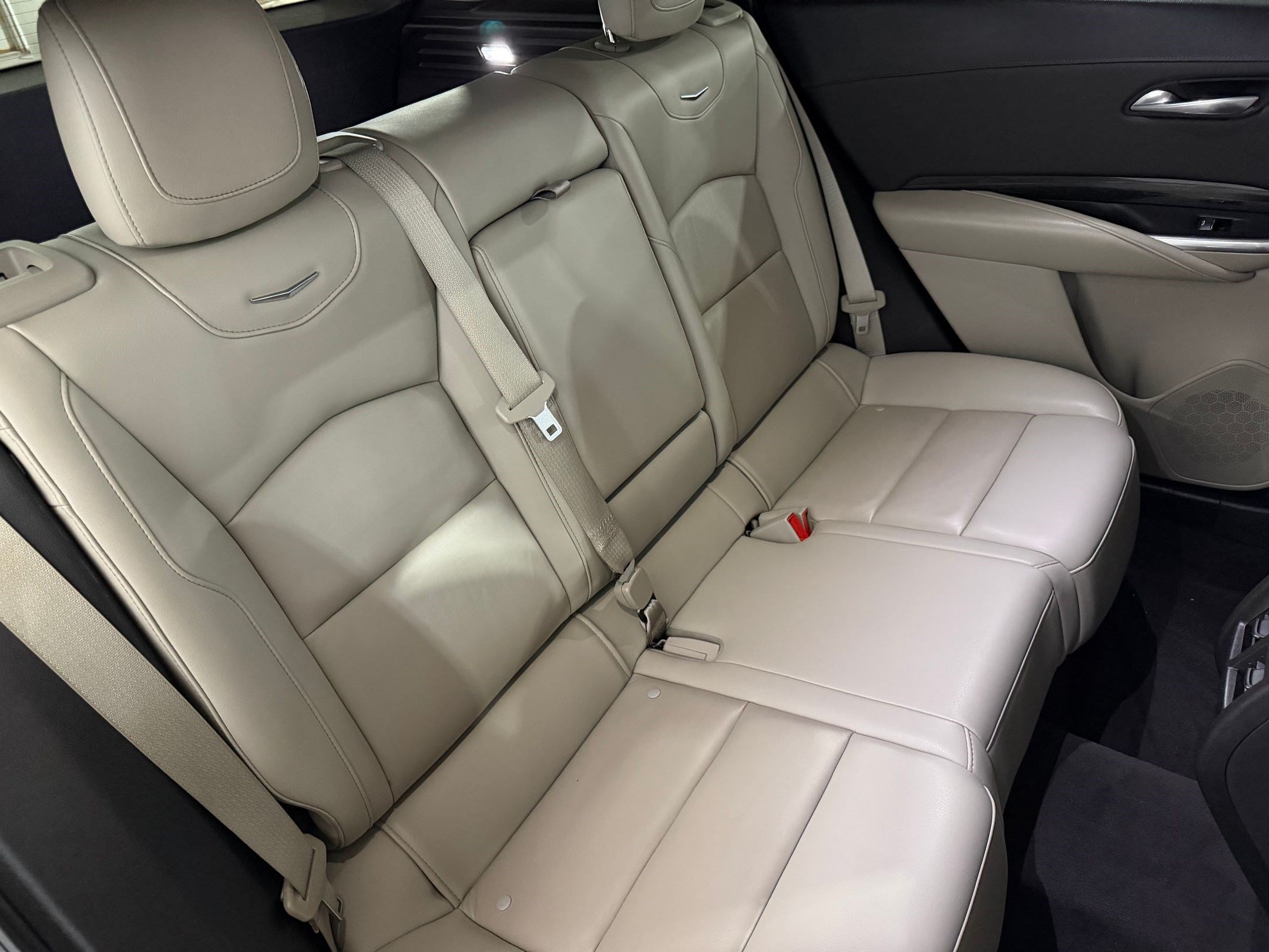 Used 2021 Cadillac XT4 Premium Luxury FWD image 26