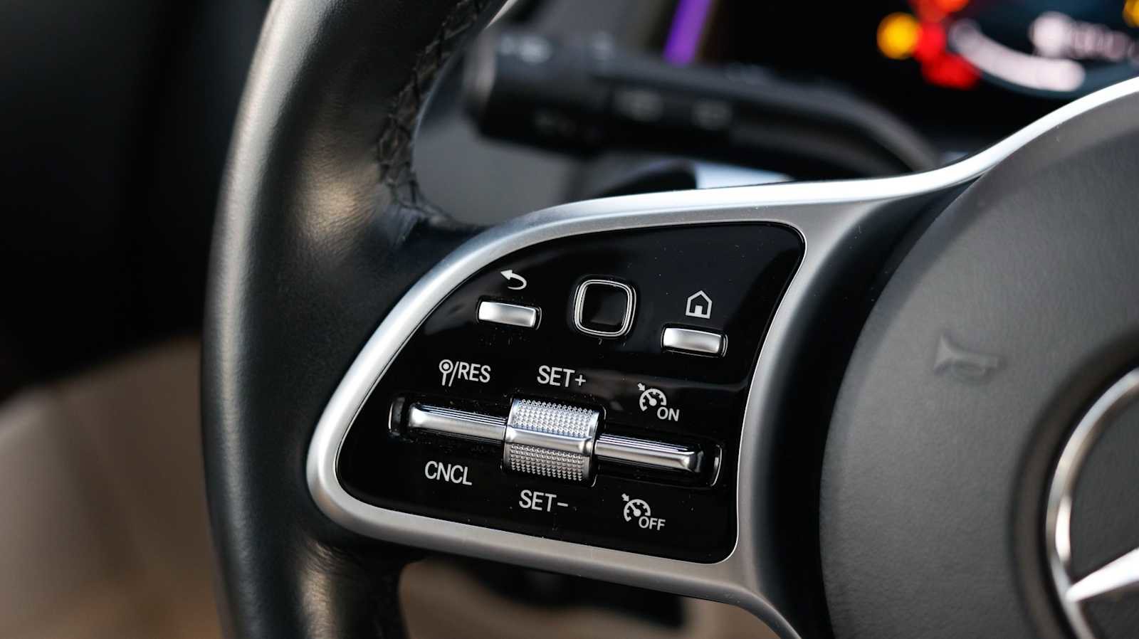 Certified 2023 Mercedes-Benz GLB 250 4MATIC image 33