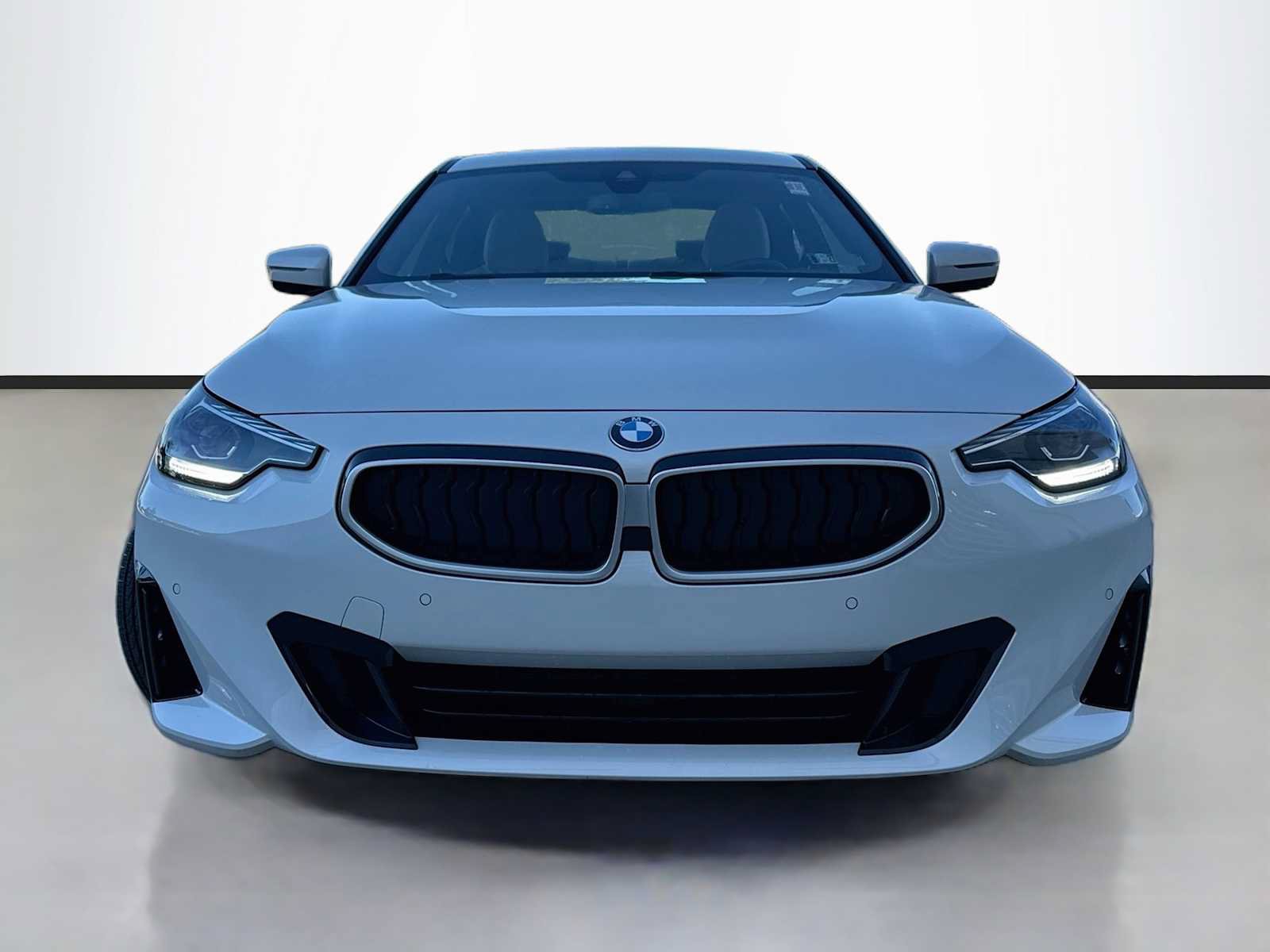 Used 2025 BMW 230i xDrive Coupe w/ Convenience Package AWD/4WD image 2