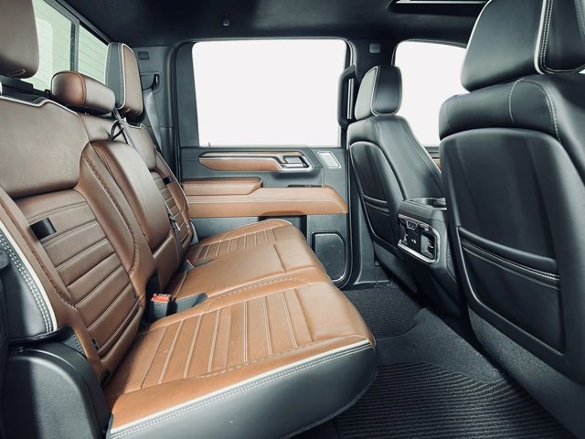 Used 2024 GMC Sierra 3500 Denali Ultimate image 13