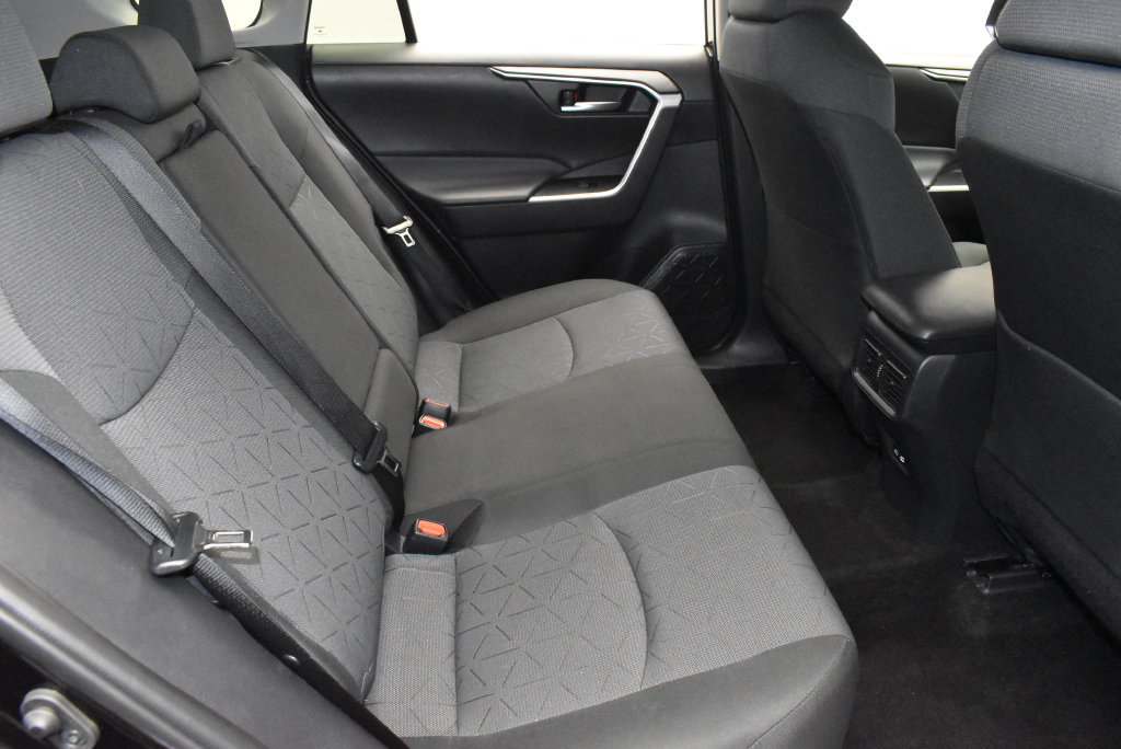 Used 2025 Toyota RAV4 XLE AWD/4WD image 30