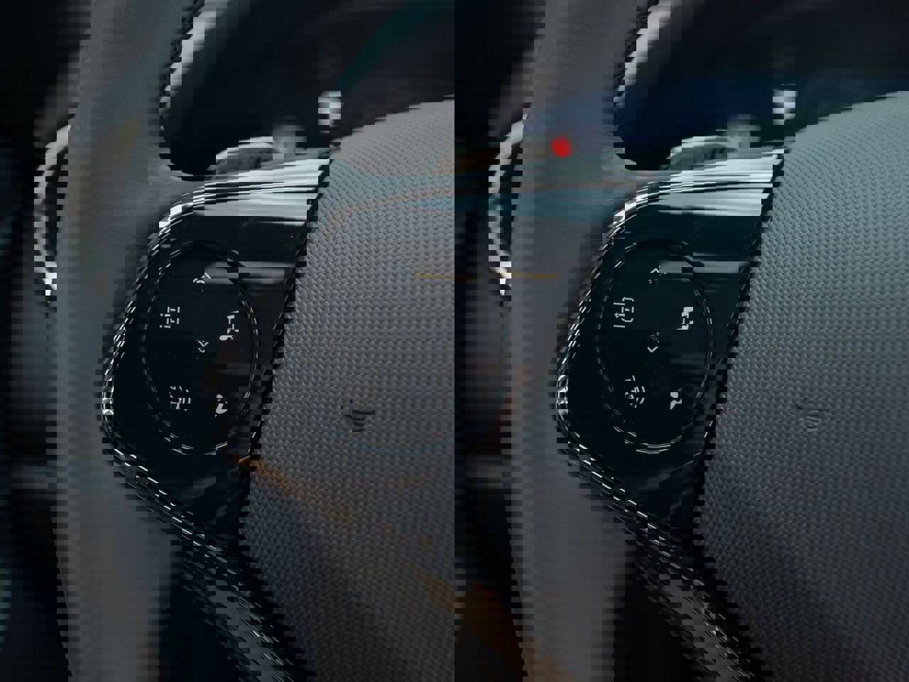 Used 2025 Karma Revero Luxury image 86