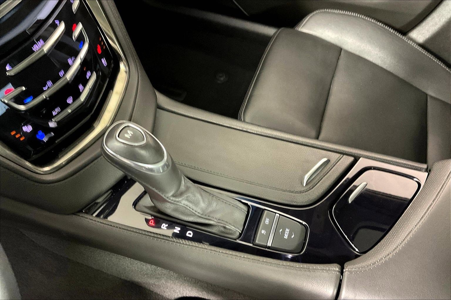 Used 2018 Cadillac CTS Luxury RWD image 18