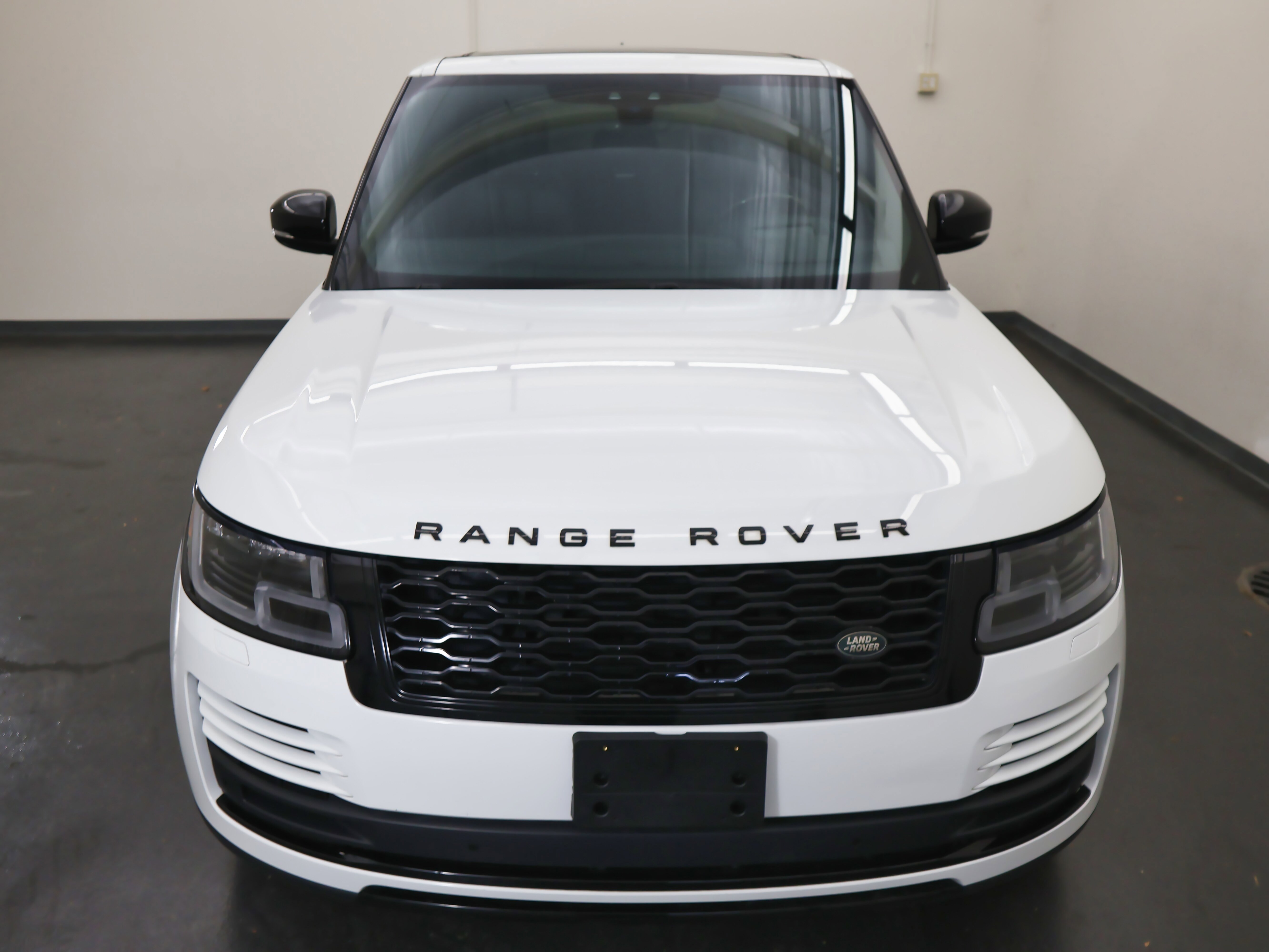 Used 2020 Land Rover Range Rover HSE image 9