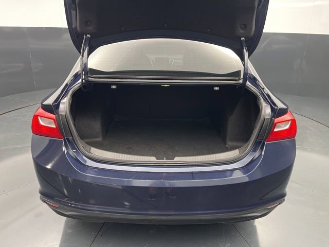 Used 2017 Chevrolet Malibu LT image 17