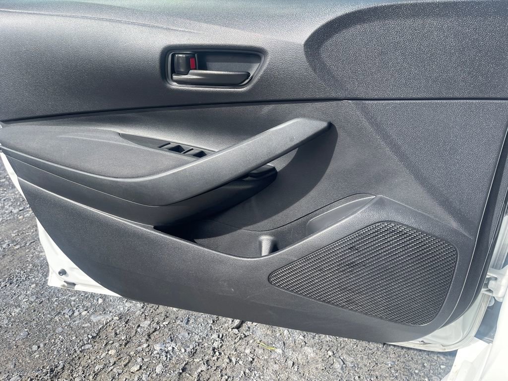 Used 2022 Toyota Corolla LE image 14