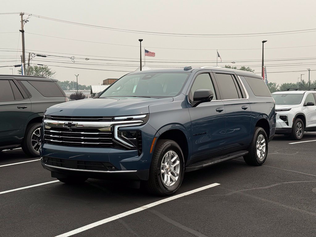 New 2026 Chevrolet Suburban LT w/ Comfort Package AWD/4WD image 3