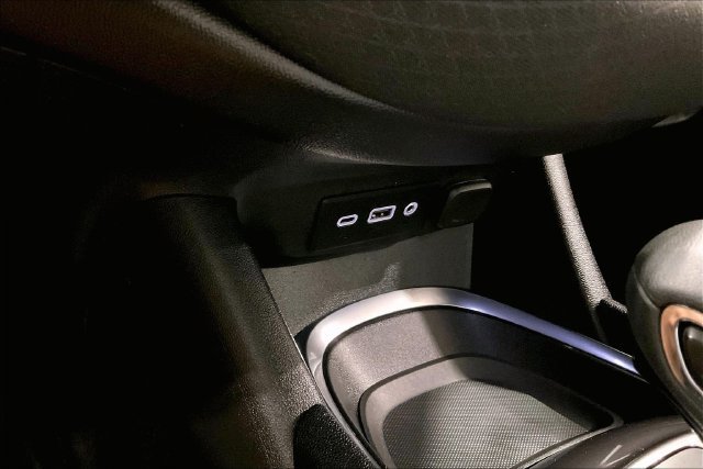 Used 2021 Chevrolet Malibu LT FWD image 33