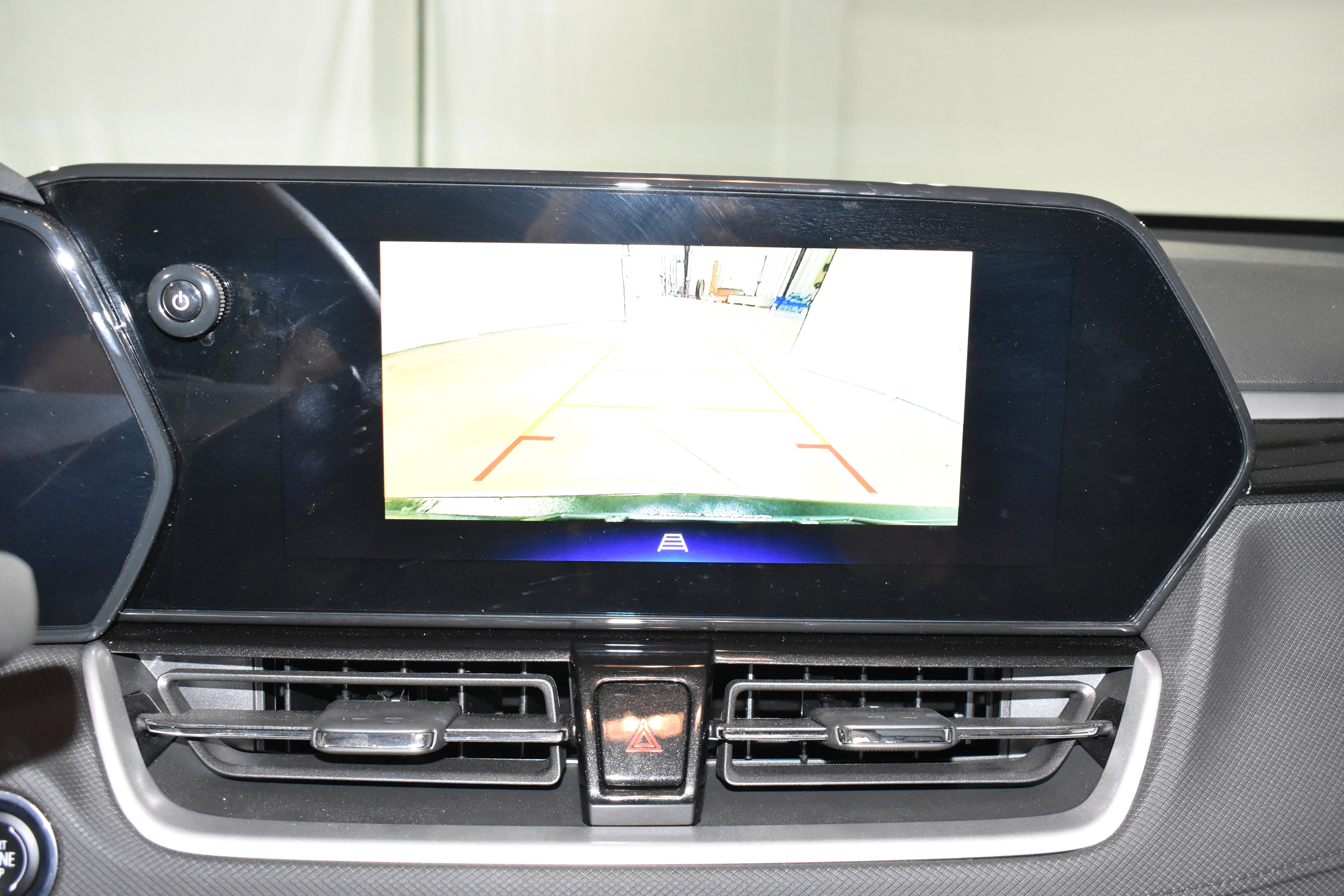 Used 2025 Chevrolet TrailBlazer LT w/ Driver Confidence Package image 19