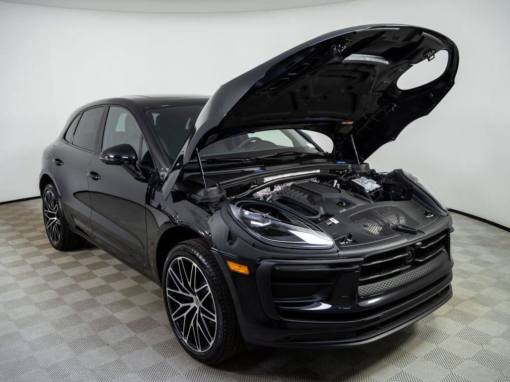 New 2026 Porsche Macan AWD/4WD image 34