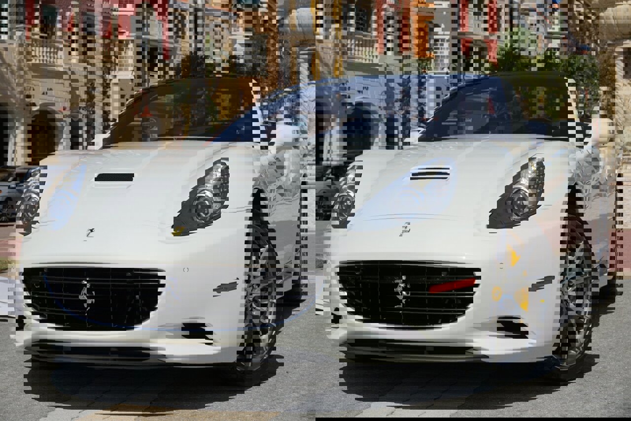 Used 2014 Ferrari California RWD image 47