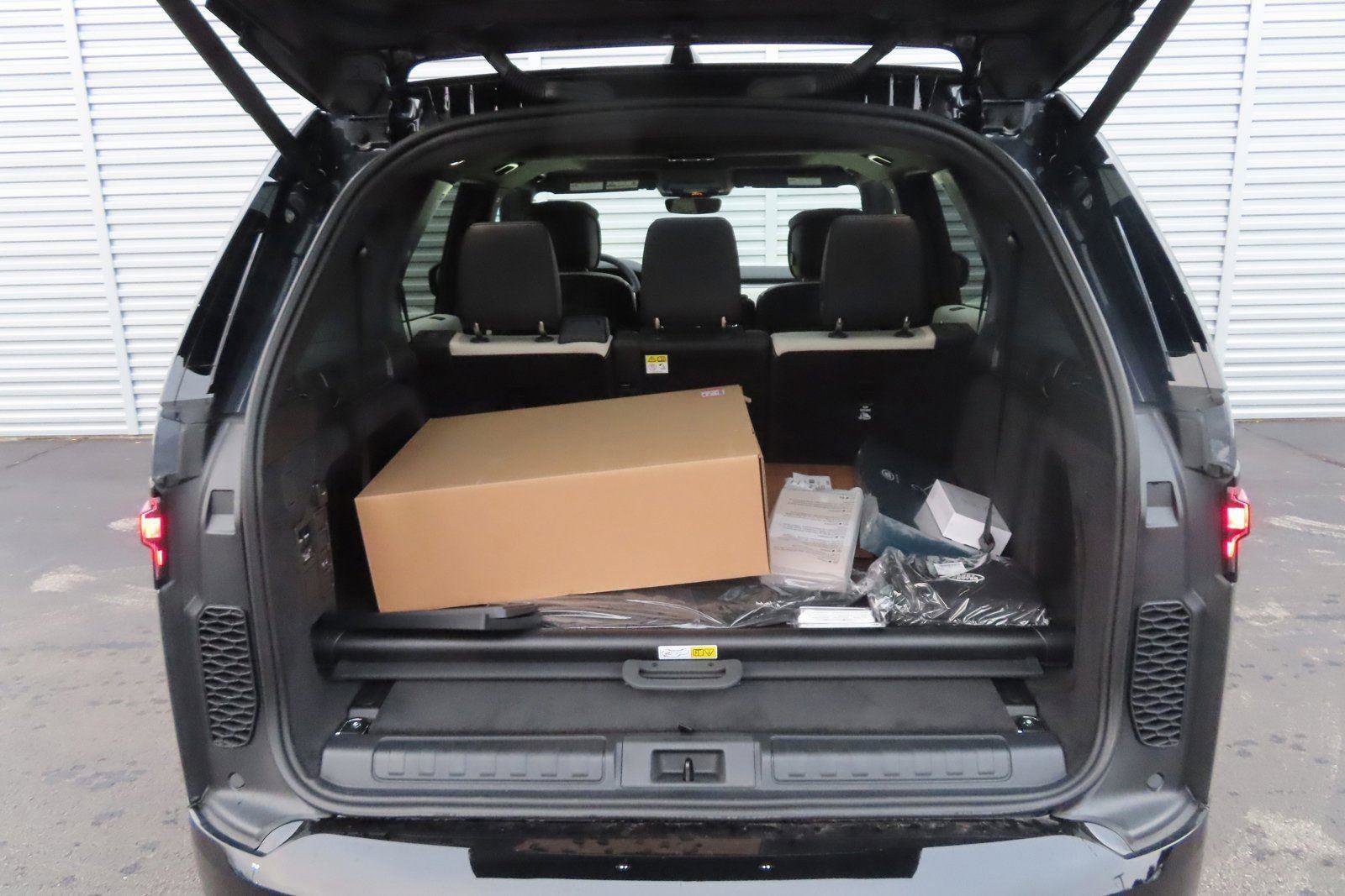 New 2024 Land Rover Discovery Dynamic SE AWD/4WD image 25
