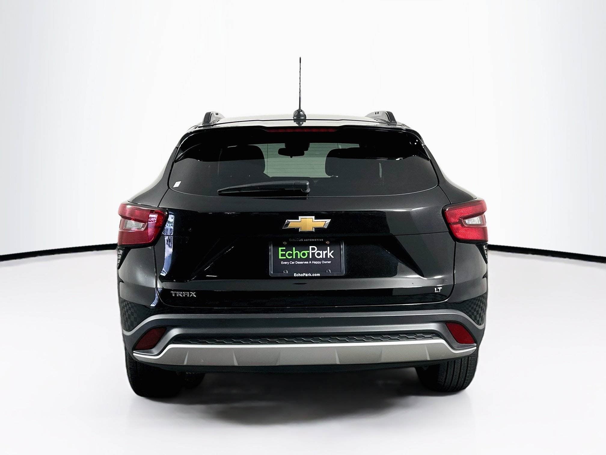Used 2025 Chevrolet Trax LT w/ LT Convenience Package FWD image 7