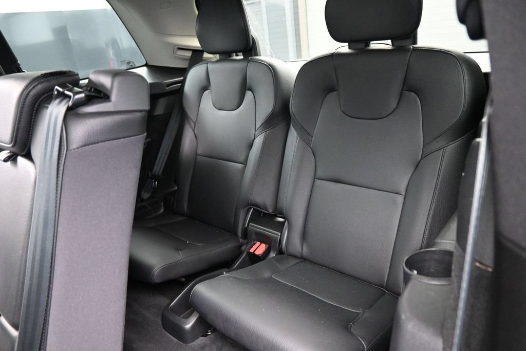 Used 2021 Volvo XC90 T5 Momentum w/ Protection Package Premier AWD/4WD image 19