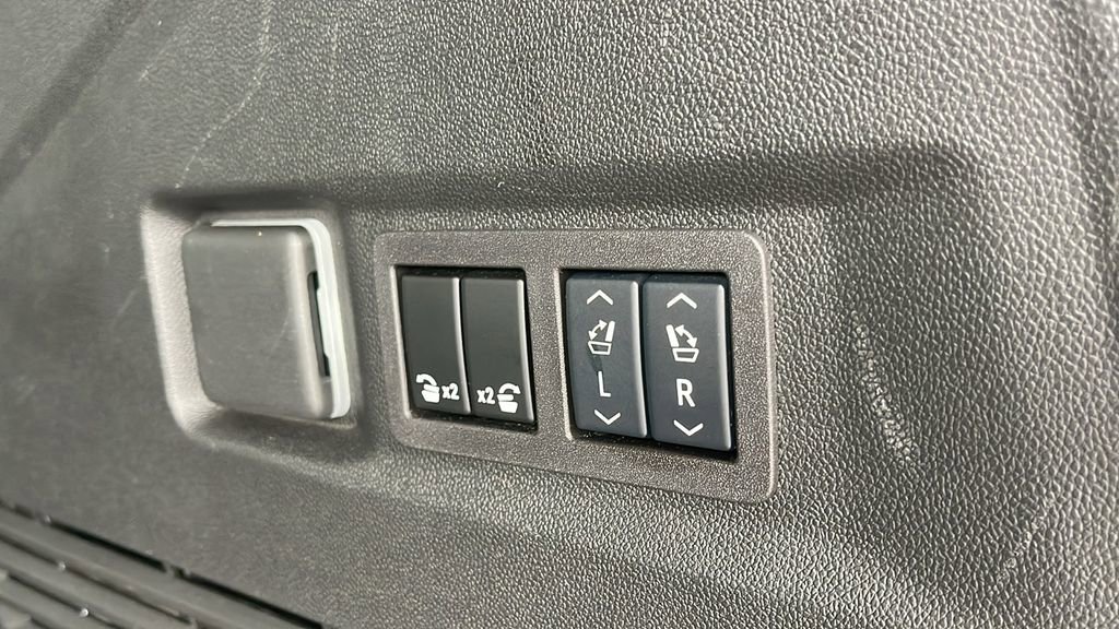 Used 2024 Chevrolet Tahoe RST w/ Luxury Package image 29