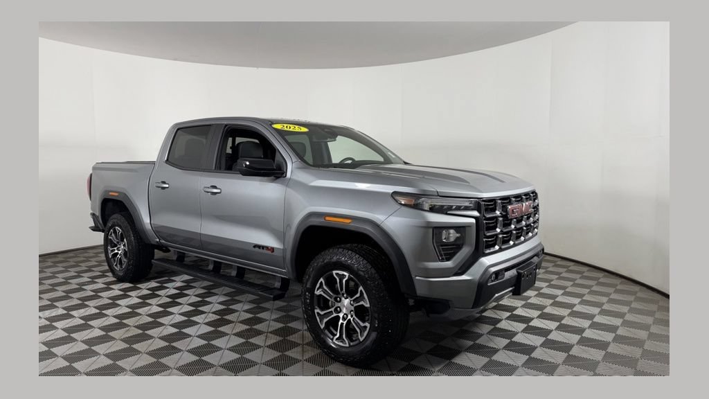 Used 2025 GMC Canyon AT4 AWD/4WD image 1