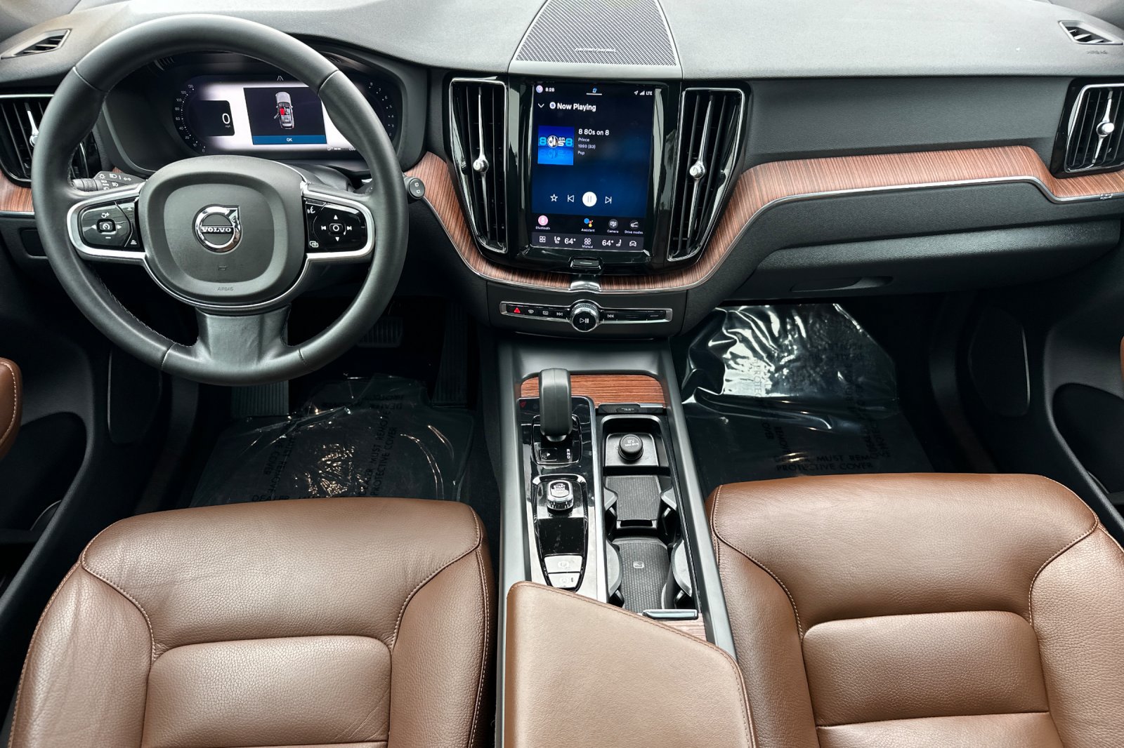 Used 2023 Volvo XC60 B5 Plus w/ Climate Package FWD image 15