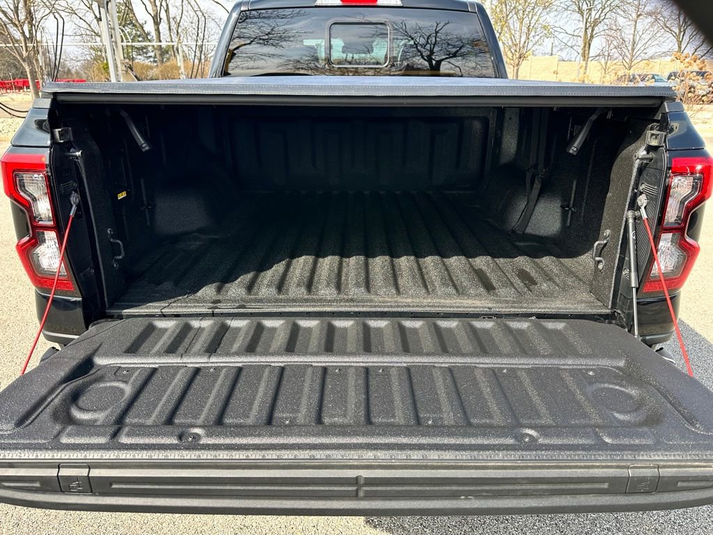 Used 2025 Ford Ranger Lariat w/ FX4 Off-Road Package image 12