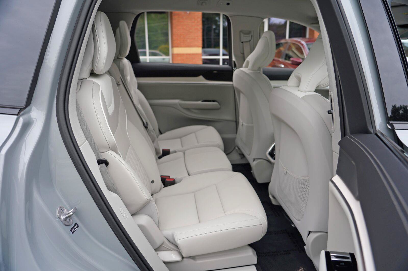 Used 2025 Volvo EX90 Ultra AWD/4WD image 41