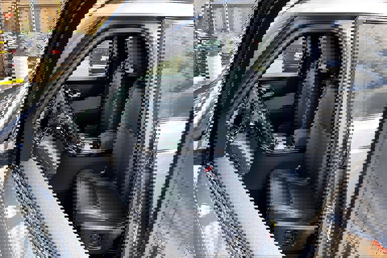 Certified 2025 Land Rover Range Rover Velar S AWD/4WD image 8