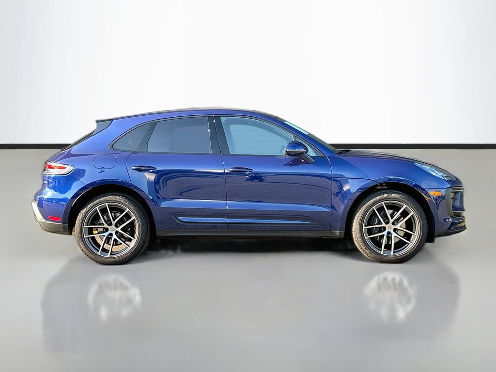 Certified 2026 Porsche Macan AWD/4WD image 8