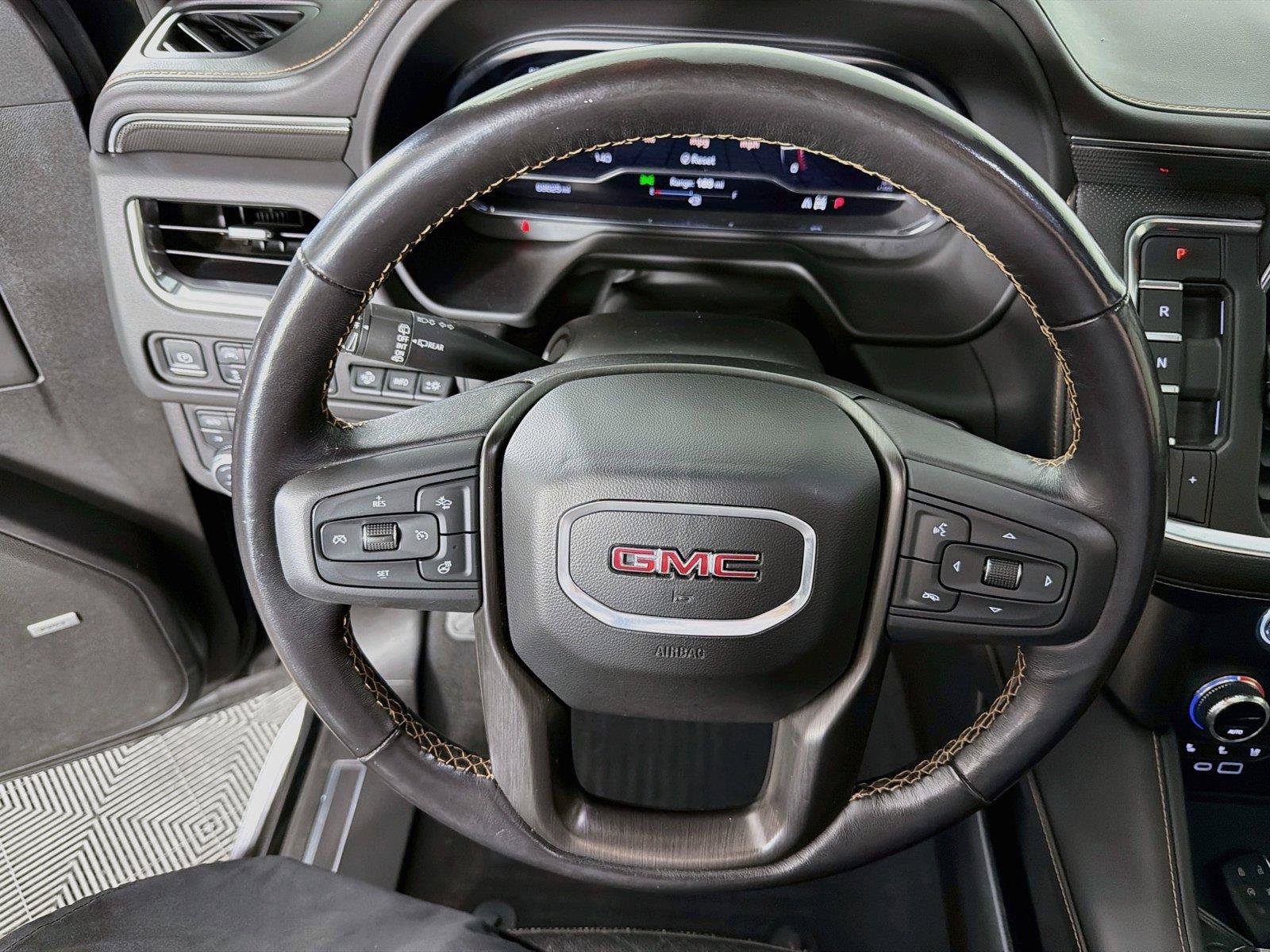 Used 2022 GMC Yukon XL AT4 AWD/4WD image 3