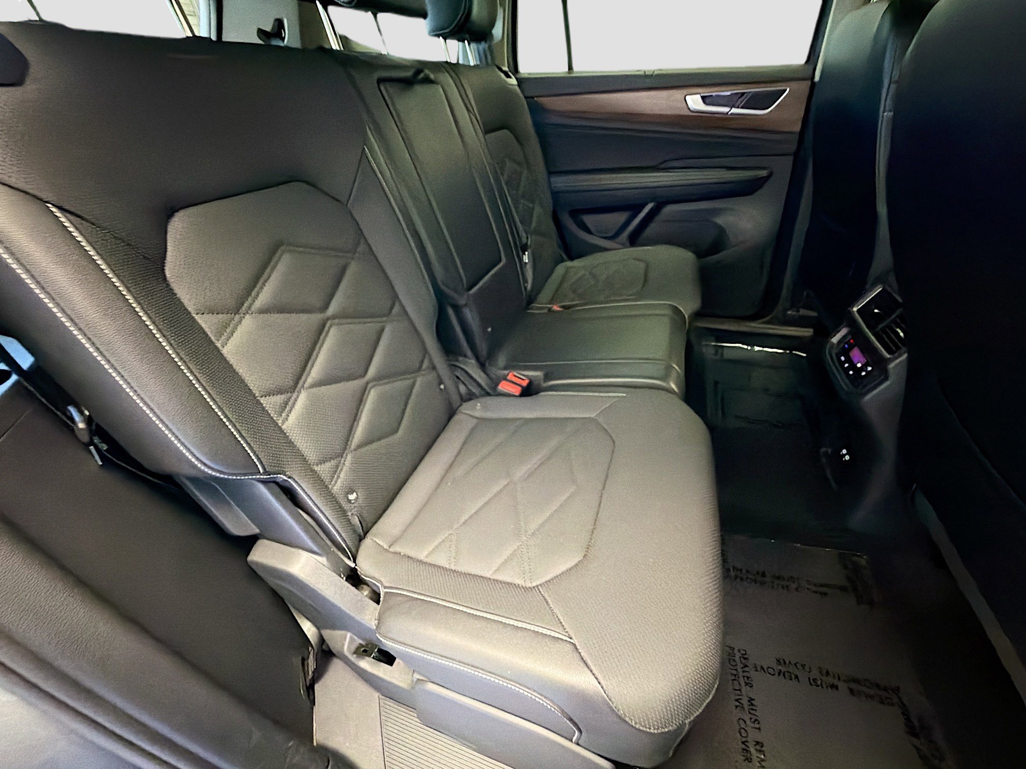 Used 2024 Volkswagen Atlas SE AWD/4WD image 15