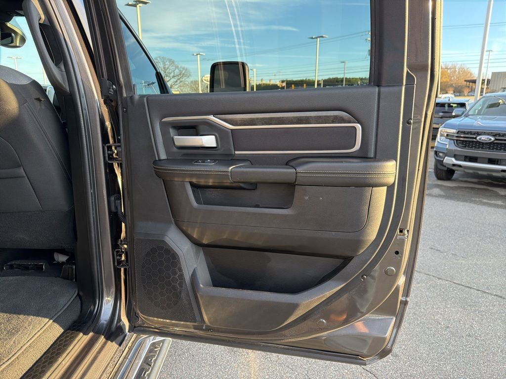 Used 2024 RAM 3500 Big Horn image 19