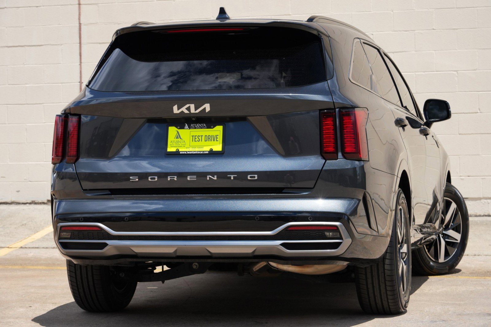 Used 2022 Kia Sorento S w/ Panoramic Sunroof Package FWD image 4