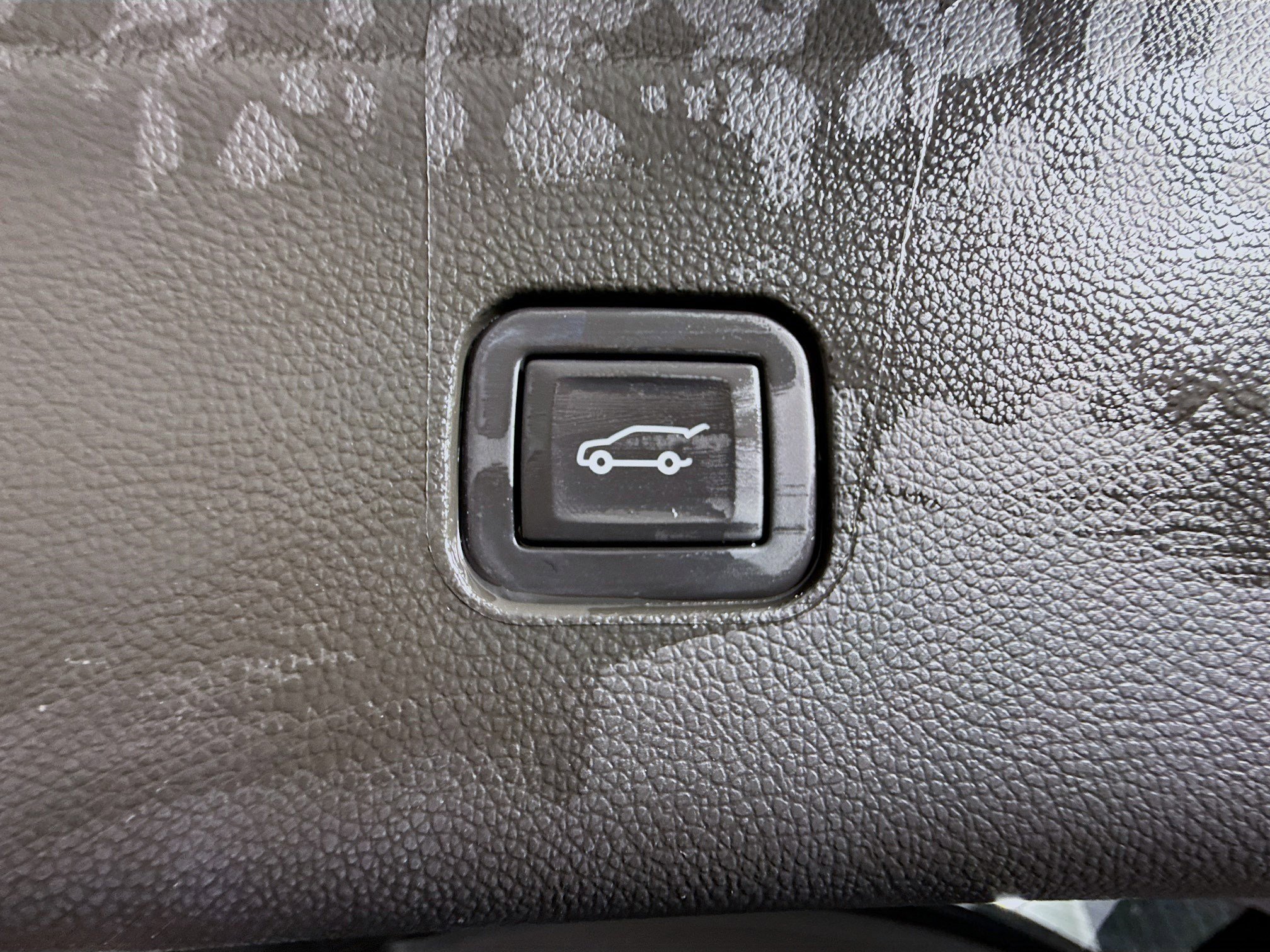 Used 2024 Buick Enclave Essence image 41