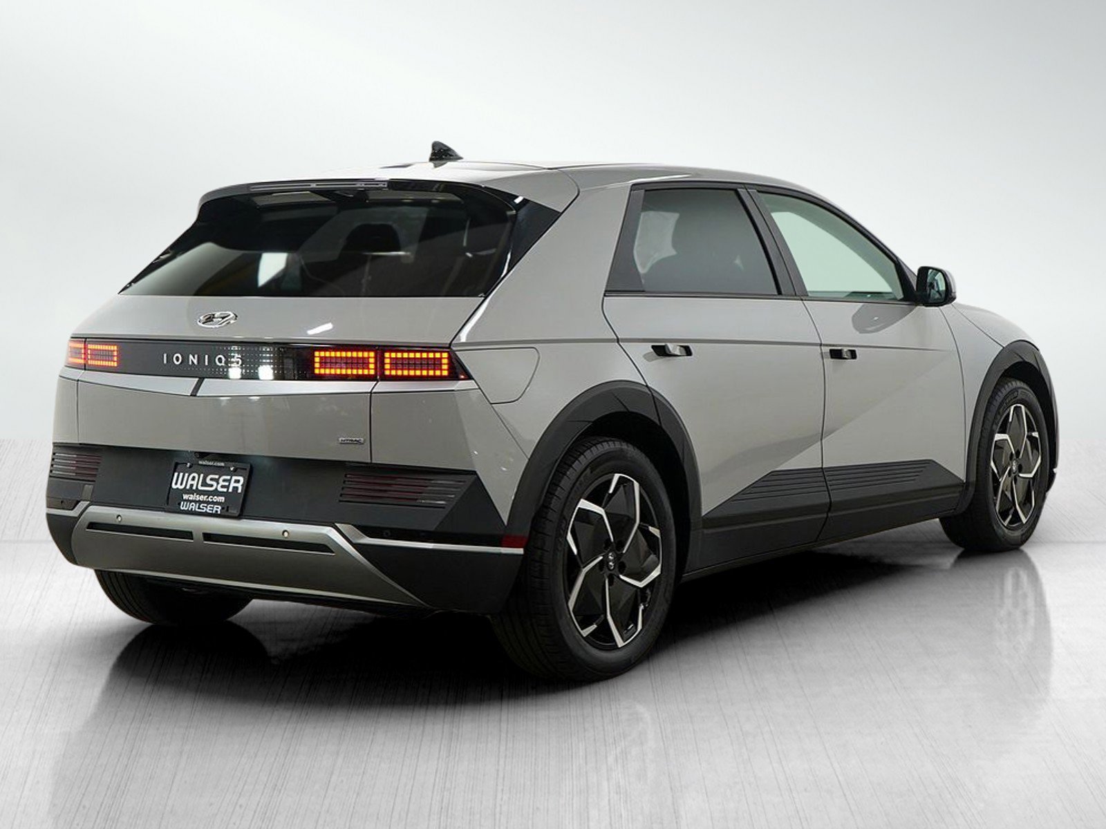 Certified 2023 Hyundai Ioniq 5 SEL w/ Cargo Package image 5