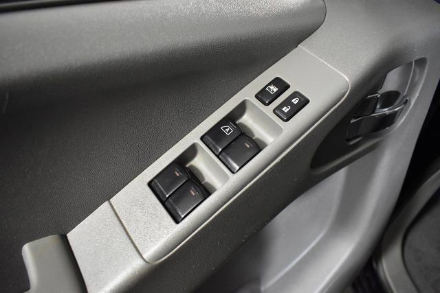 Used 2020 Nissan Frontier SV w/ Midnight Edition Floor Mats image 8