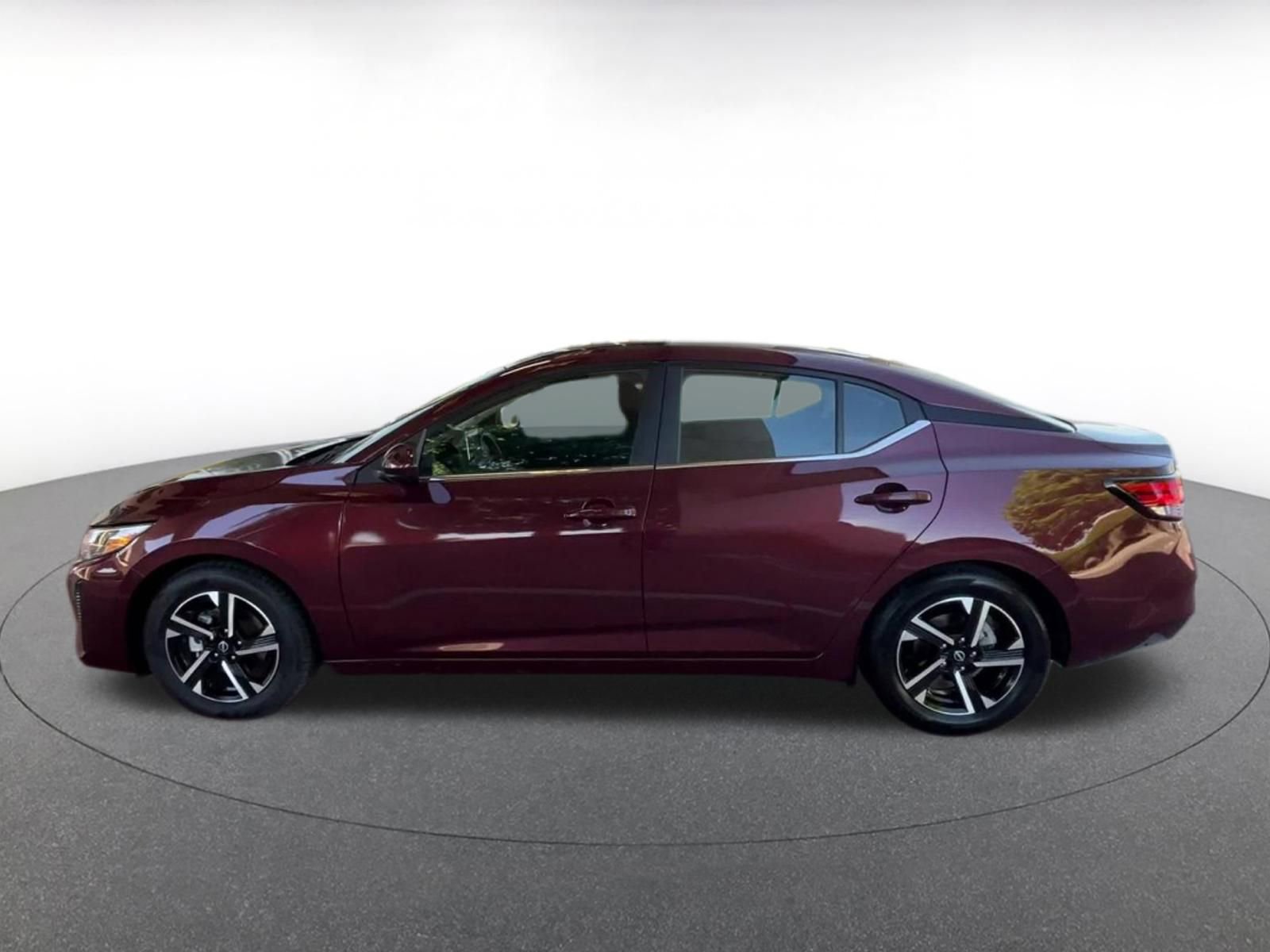 Used 2025 Nissan Sentra SV image 7