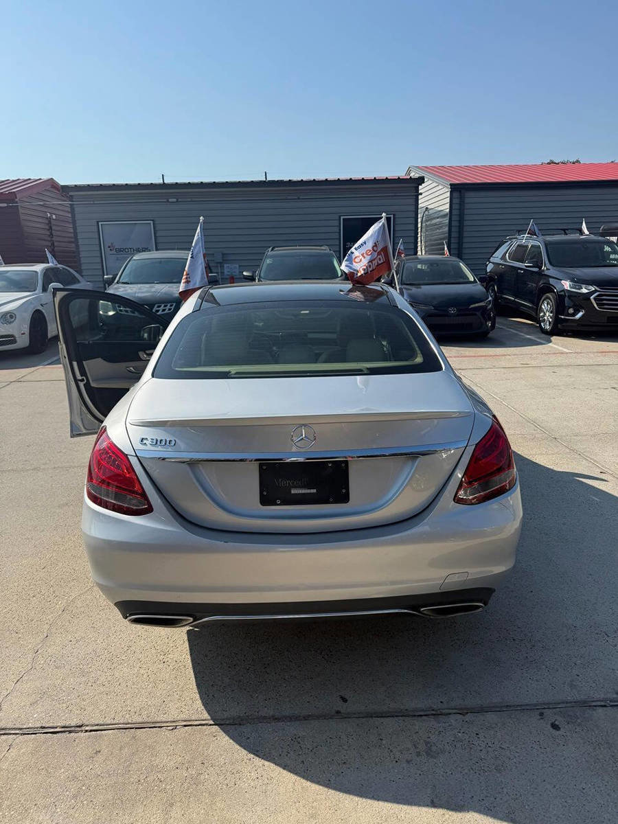 Used 2017 Mercedes-Benz C 300 Sedan image 30
