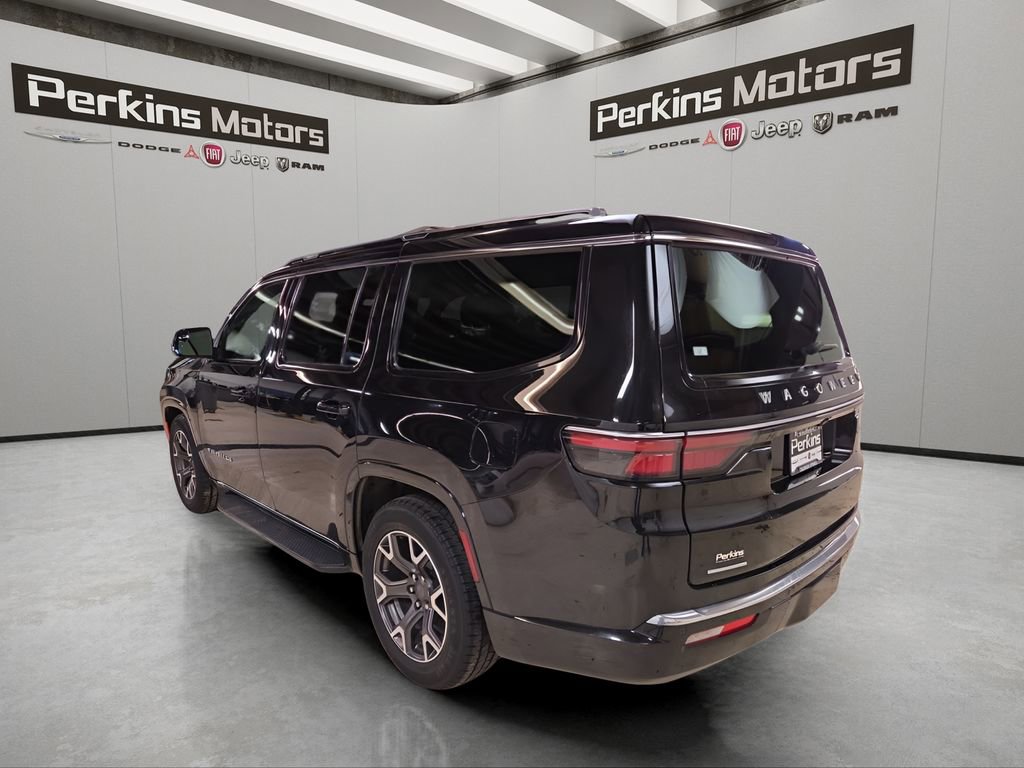 Used 2023 Jeep Wagoneer Series III w/ Preferred Equipment Group image 3