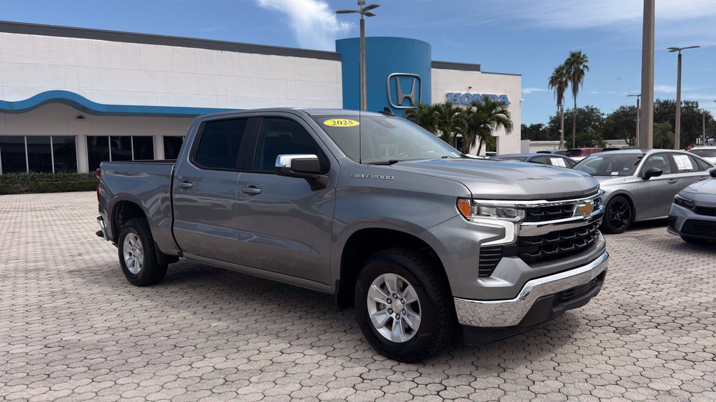 Used 2025 Chevrolet Silverado 1500 LT RWD image 14