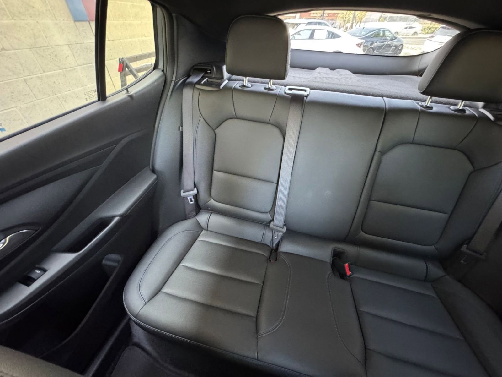 Used 2025 Buick Envista Sport Touring image 39