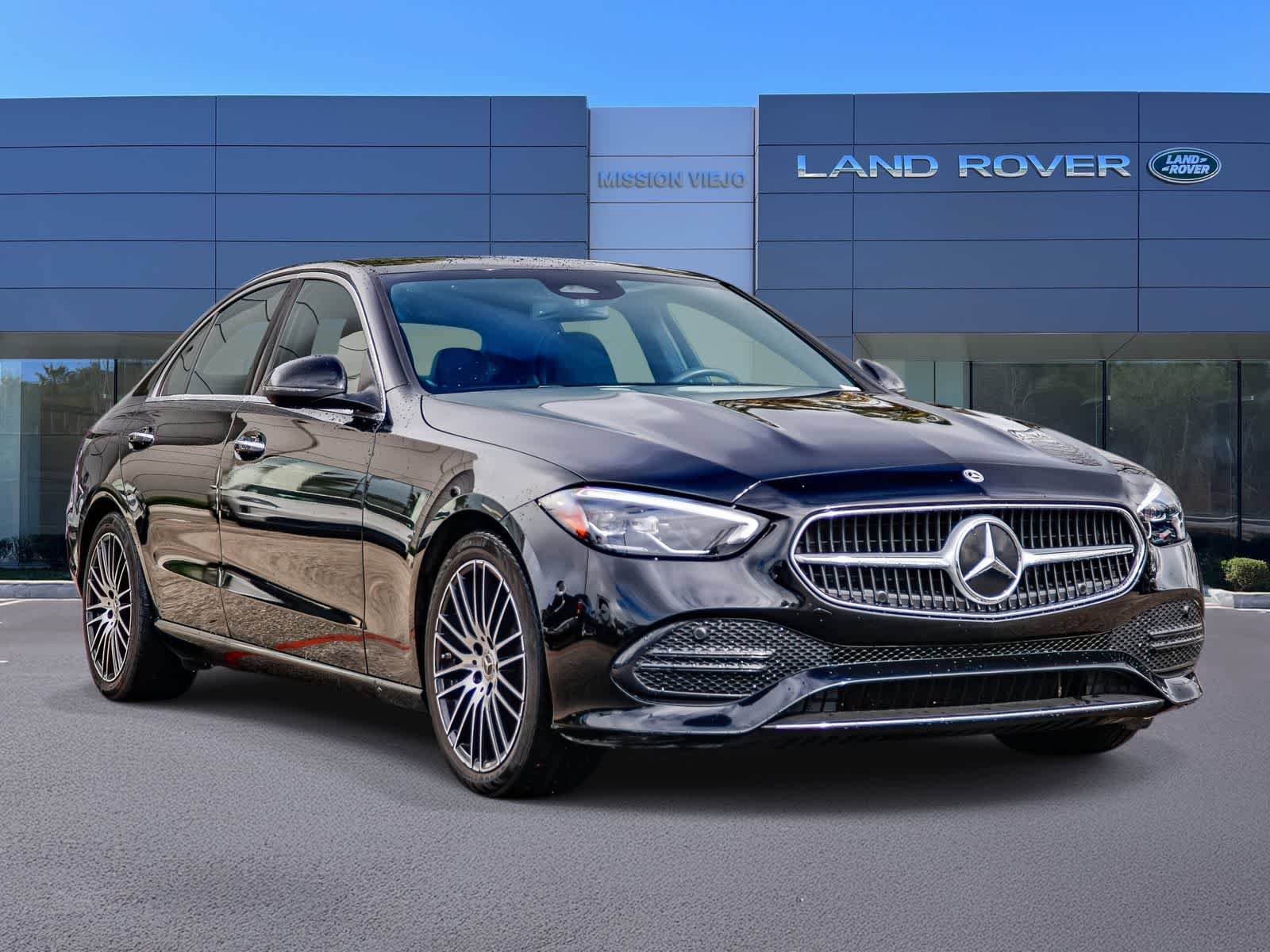 Used 2025 Mercedes-Benz C 300 4MATIC Sedan image 3
