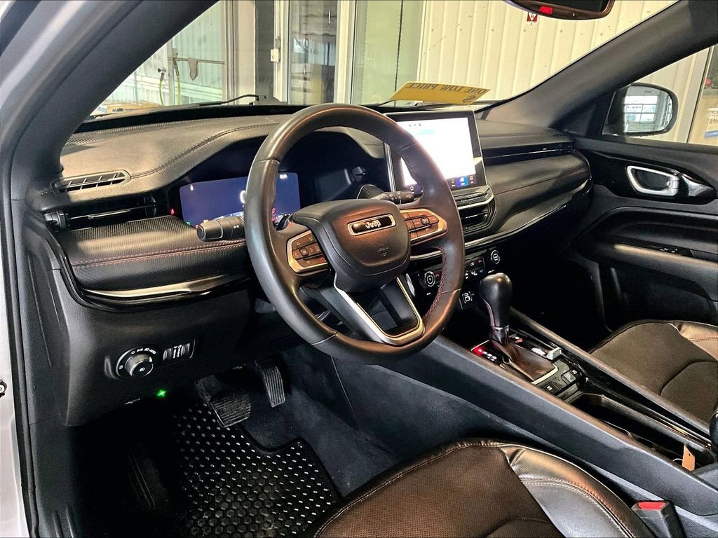 Used 2023 Jeep Compass Trailhawk w/ Trailhawk Elite Group image 8