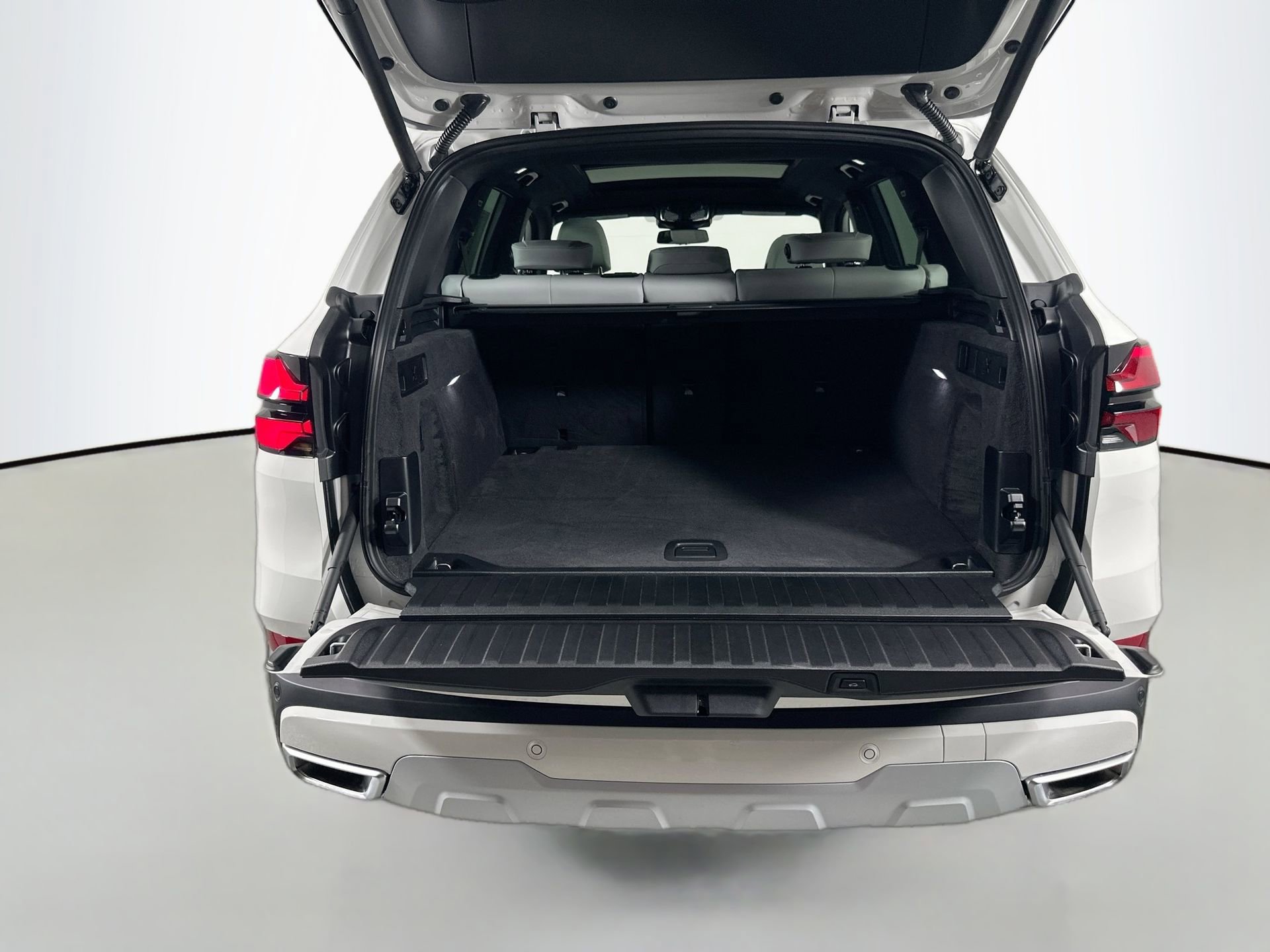 Used 2026 BMW X5 xDrive40i w/ Parking Assistance Package image 20