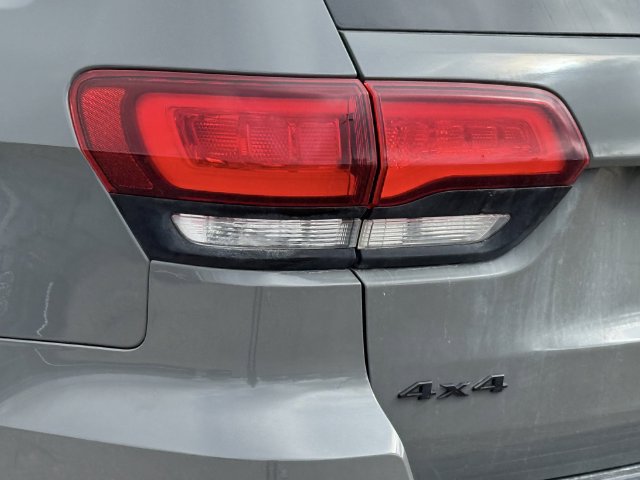 Used 2019 Jeep Grand Cherokee Altitude AWD/4WD image 7