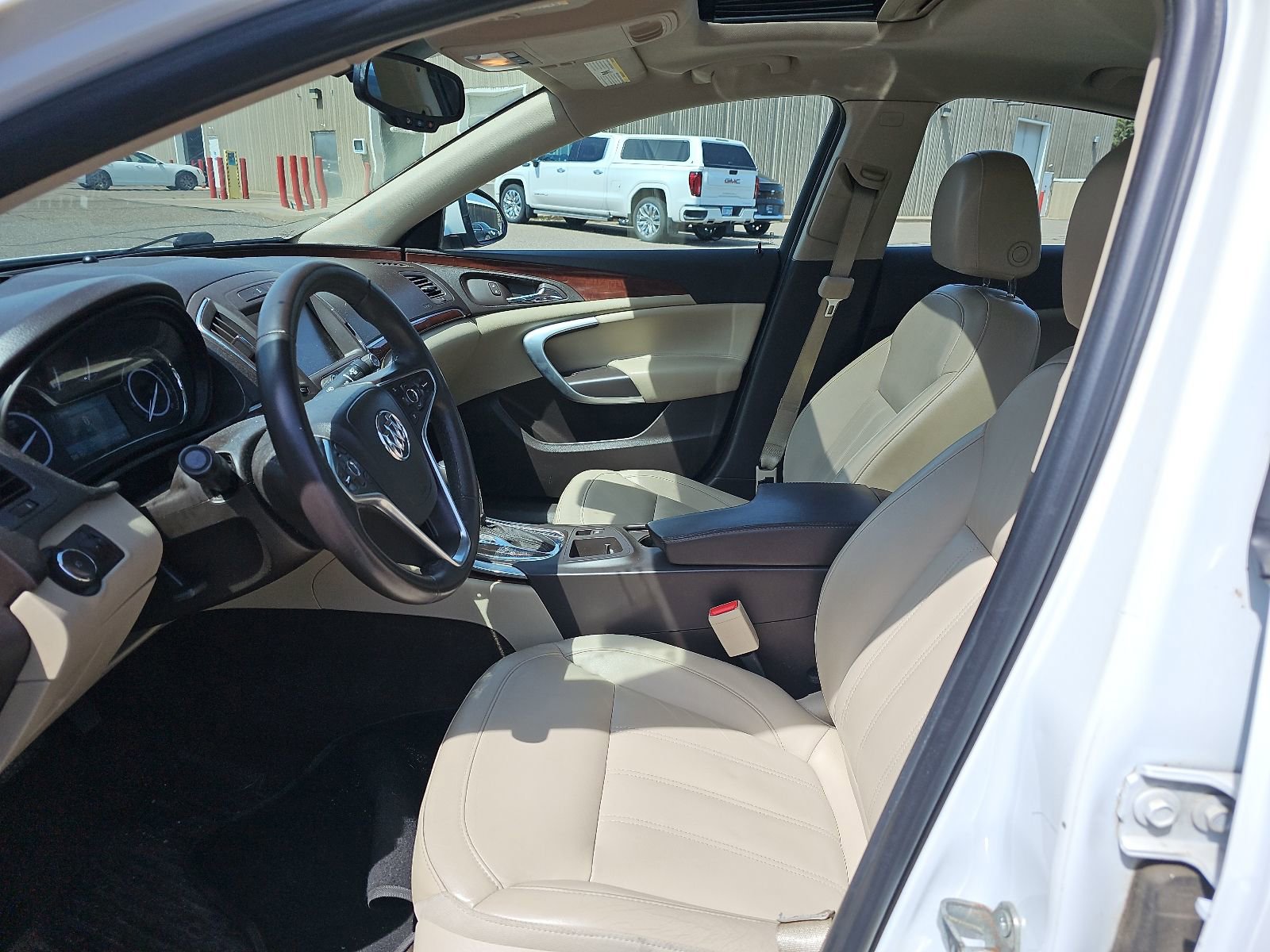 Used 2015 Buick Regal FWD image 11