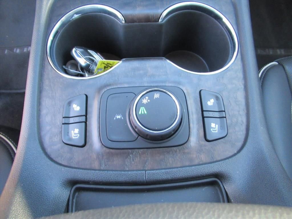 Certified 2023 GMC Acadia Denali w/ Denali Ultimate Package image 26