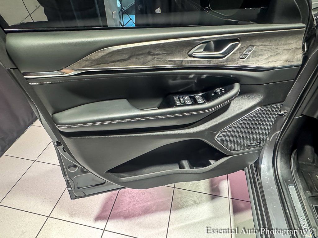 Used 2024 Jeep Grand Cherokee L Overland w/ Trailer Tow Package image 27