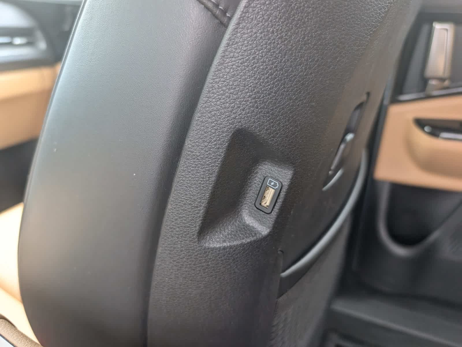 Used 2024 Kia Carnival EX FWD image 17