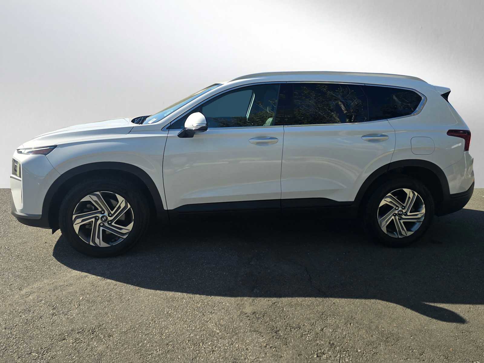Used 2023 Hyundai Santa Fe SEL FWD image 6