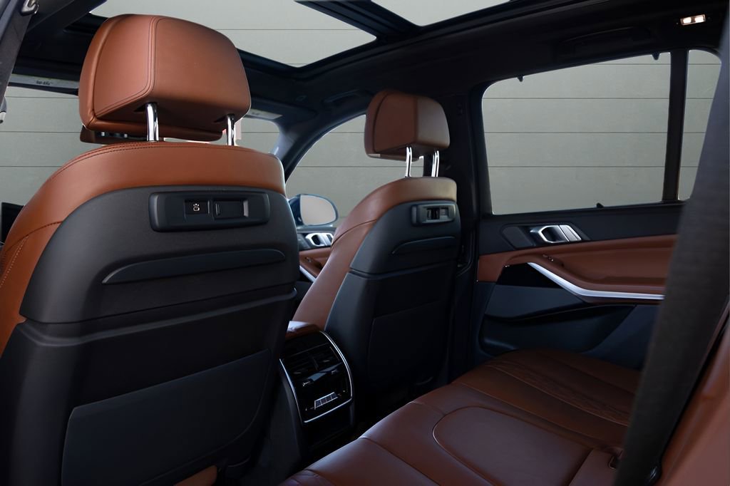 Used 2022 BMW X5 M50i w/ Executive Package AWD/4WD image 55