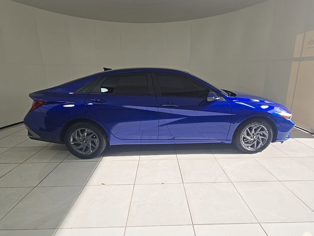 Used 2024 Hyundai Elantra SEL image 4