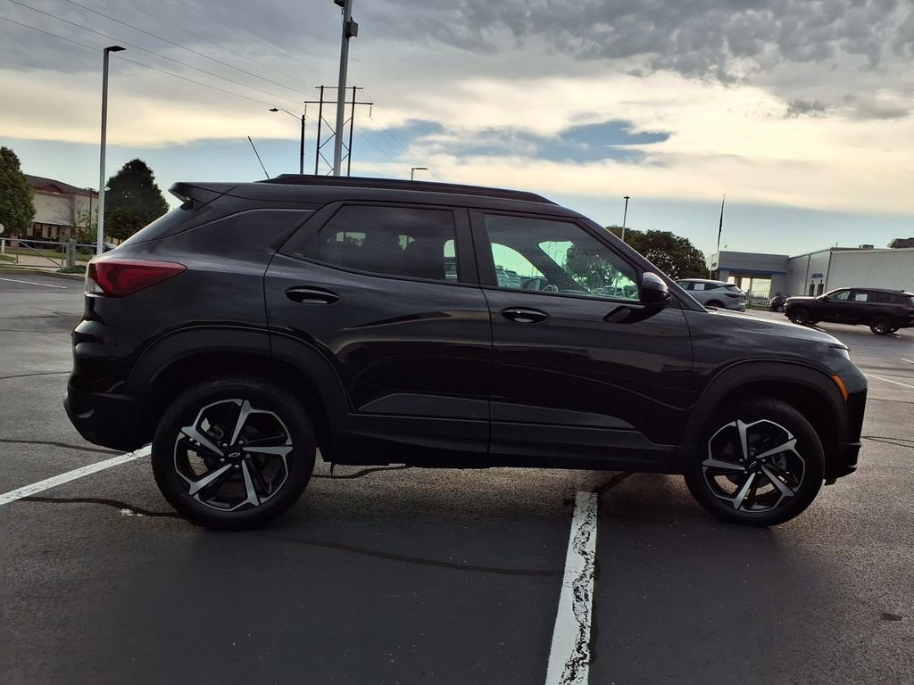 Used 2023 Chevrolet TrailBlazer RS w/ Convenience Package AWD/4WD image 32